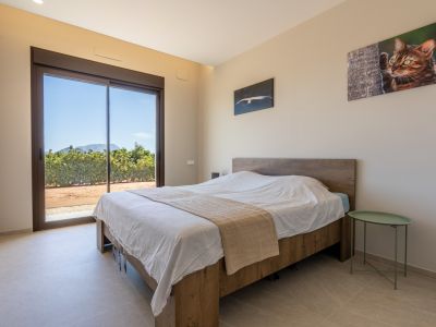 Dormitorio con acceso al exterior
