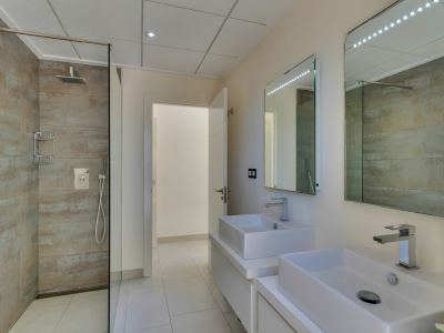 Cuarto de baño con ducha