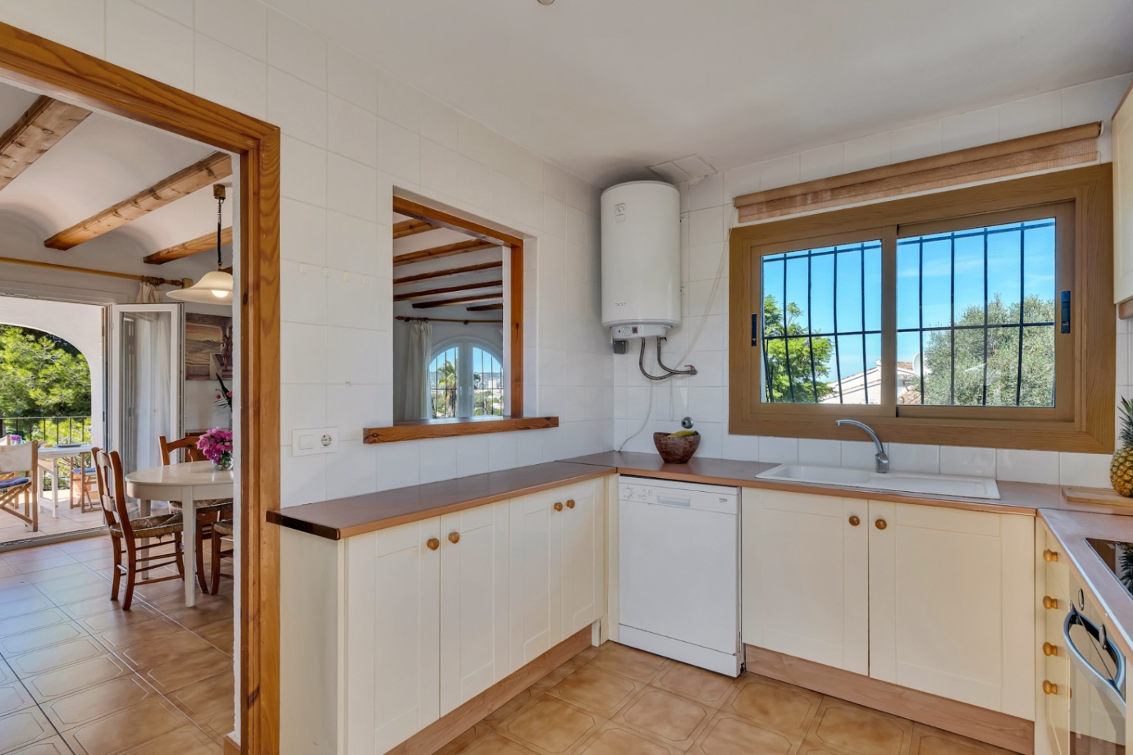 Cocina y comedor