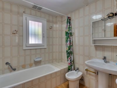 Cuarto de baño con bañera