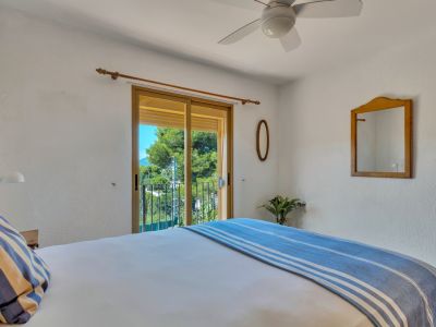Dormitorio con acceso al exterior