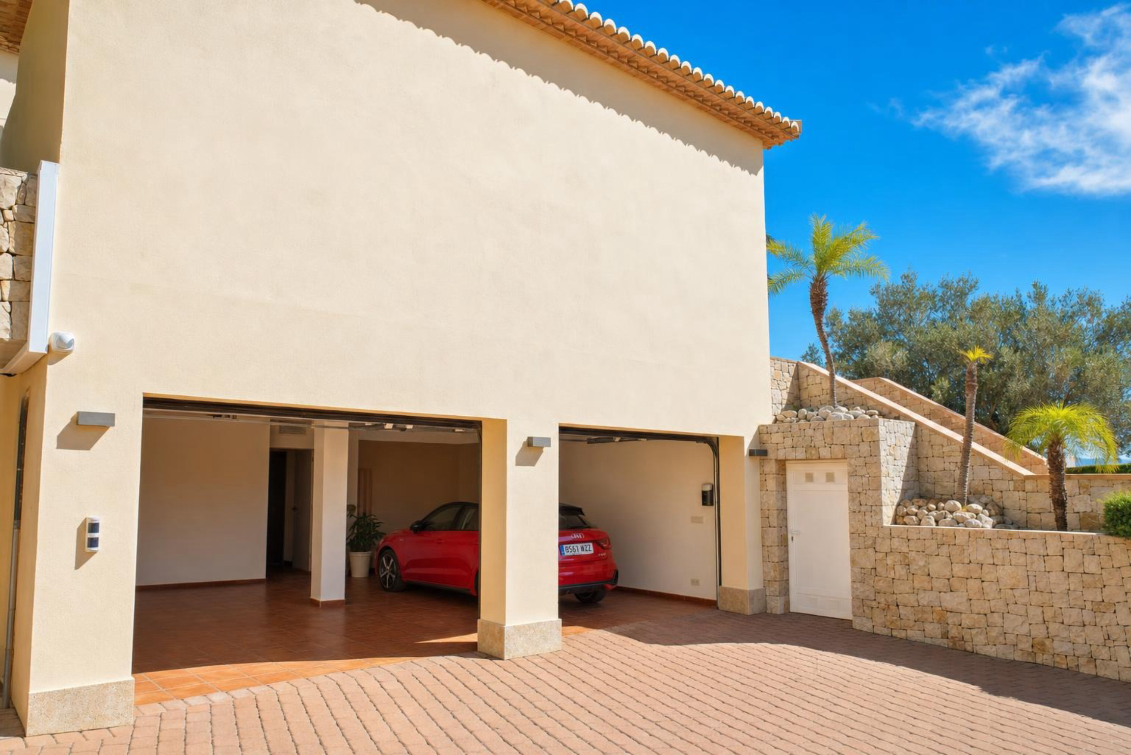 Villa elegante en venta en Jávea, al pie del Montgó, con vistas espectaculares