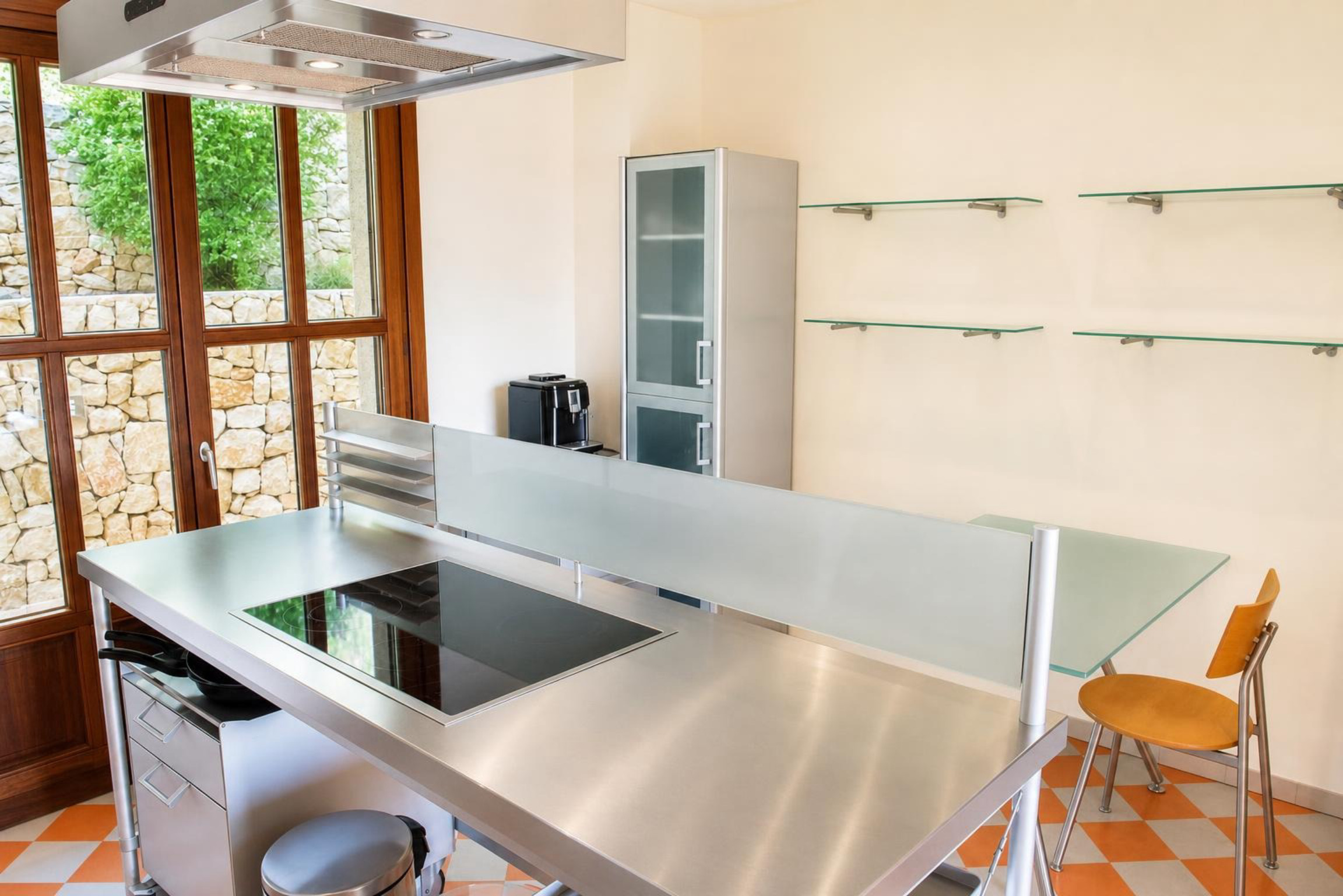 Villa elegante en venta en Jávea, al pie del Montgó, con vistas espectaculares