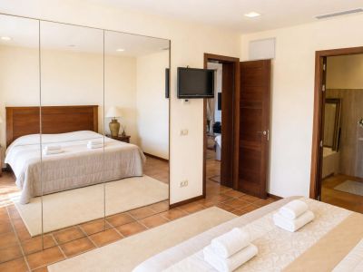 Villa elegante en venta en Jávea, al pie del Montgó, con vistas espectaculares