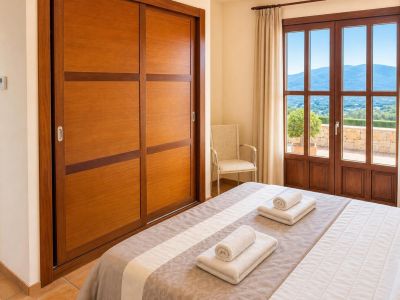 Villa elegante en venta en Jávea, al pie del Montgó, con vistas espectaculares
