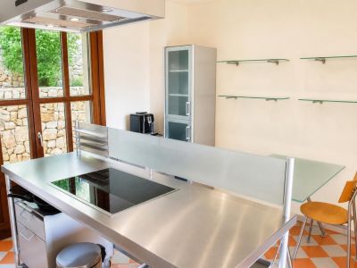 Villa elegante en venta en Jávea, al pie del Montgó, con vistas espectaculares