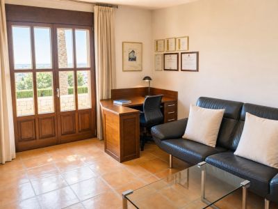 Villa elegante en venta en Jávea, al pie del Montgó, con vistas espectaculares