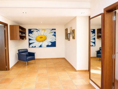 Villa elegante en venta en Jávea, al pie del Montgó, con vistas espectaculares