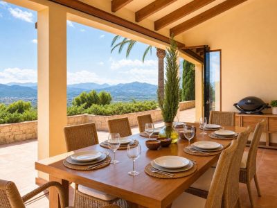 Villa elegante en venta en Jávea, al pie del Montgó, con vistas espectaculares