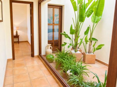 Villa elegante en venta en Jávea, al pie del Montgó, con vistas espectaculares