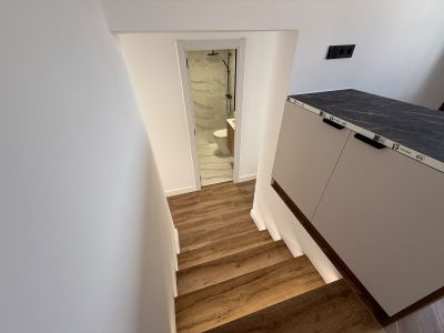 Escalera hacia el baño