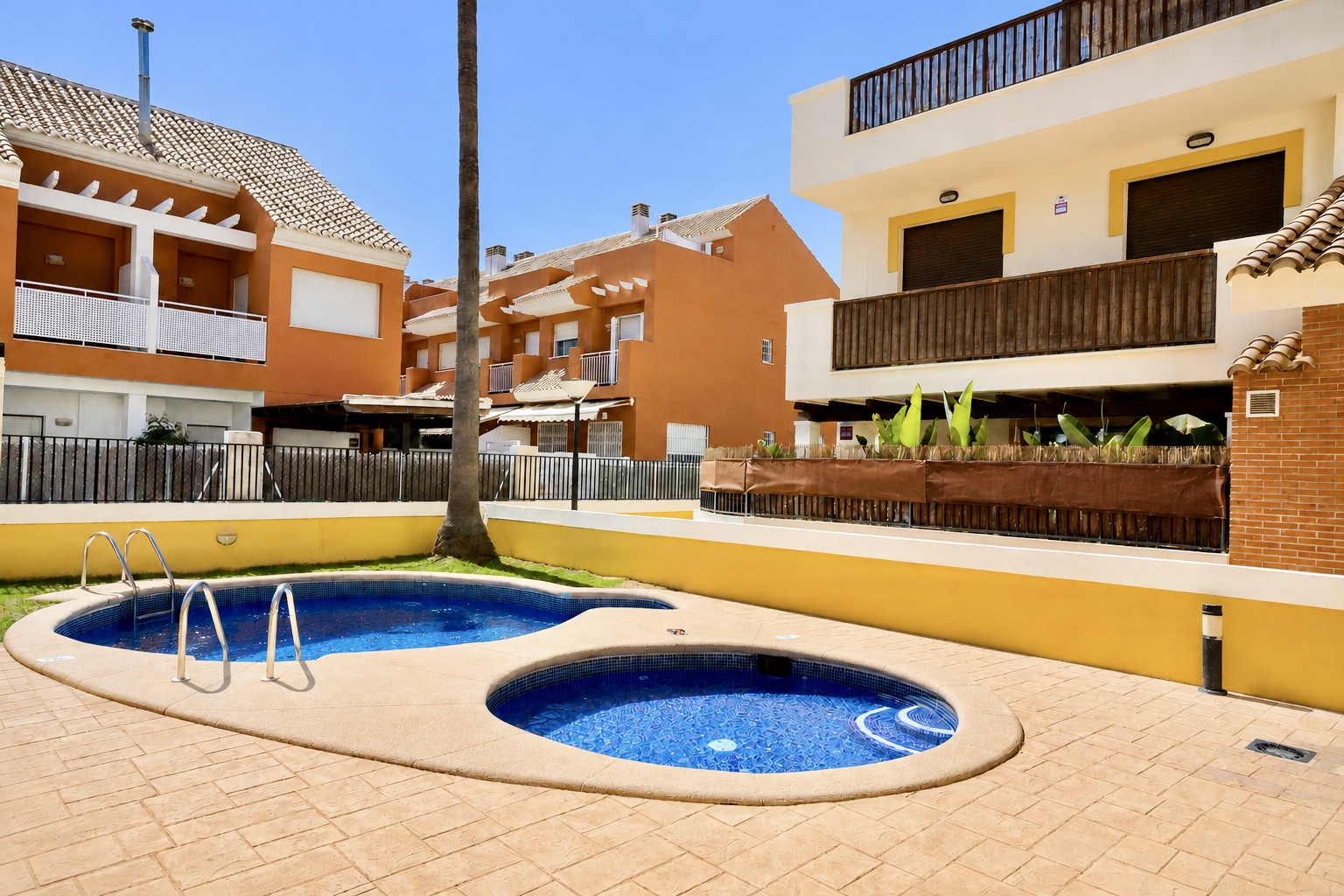Piscina comunitaria