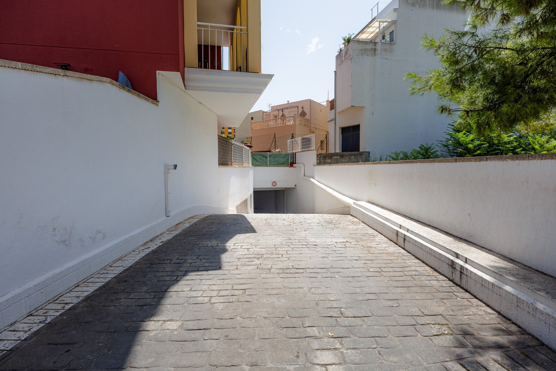 Rampa de acceso al garaje