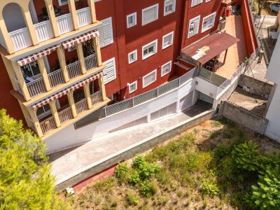 Acceso al garaje del edificio