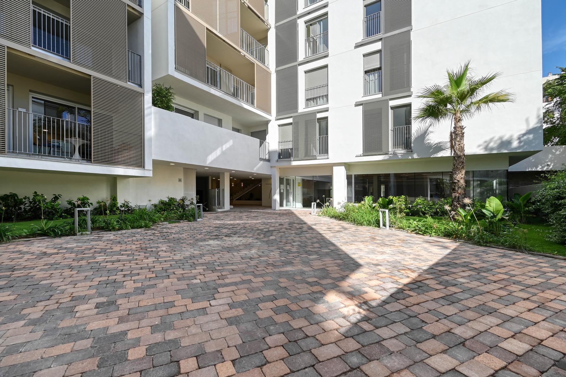 Patio interior del complejo residencial