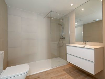 Cuarto de baño con ducha