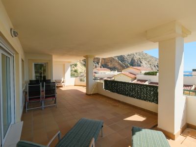 Terraza cubierta con vistas