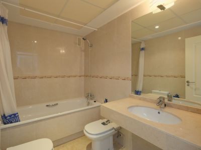 Baño con bañera