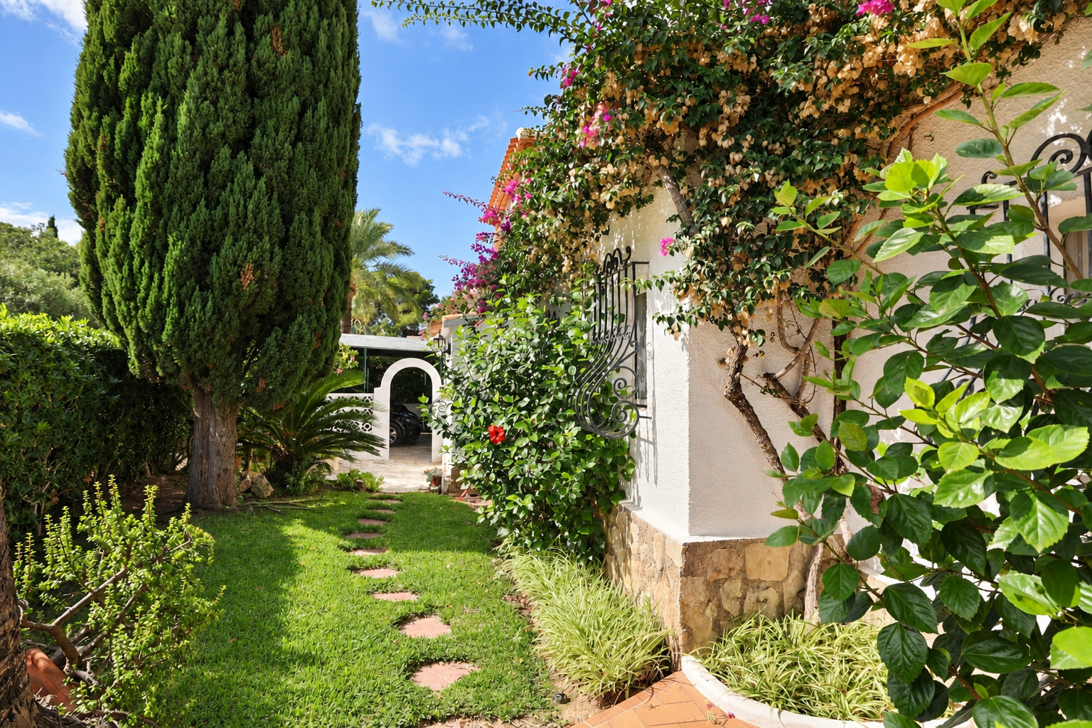 Jardín y exterior de la villa