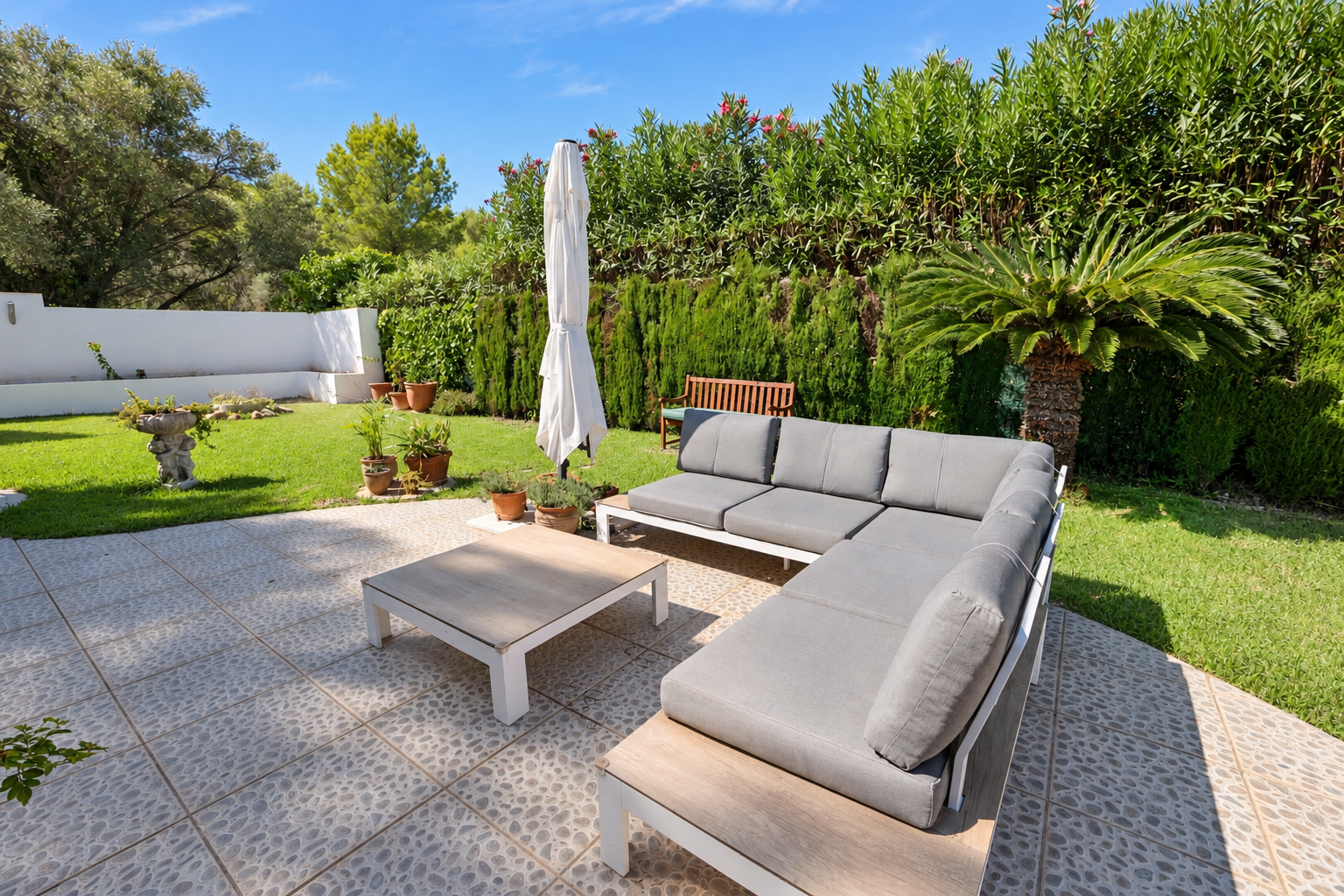 Terraza y jardín