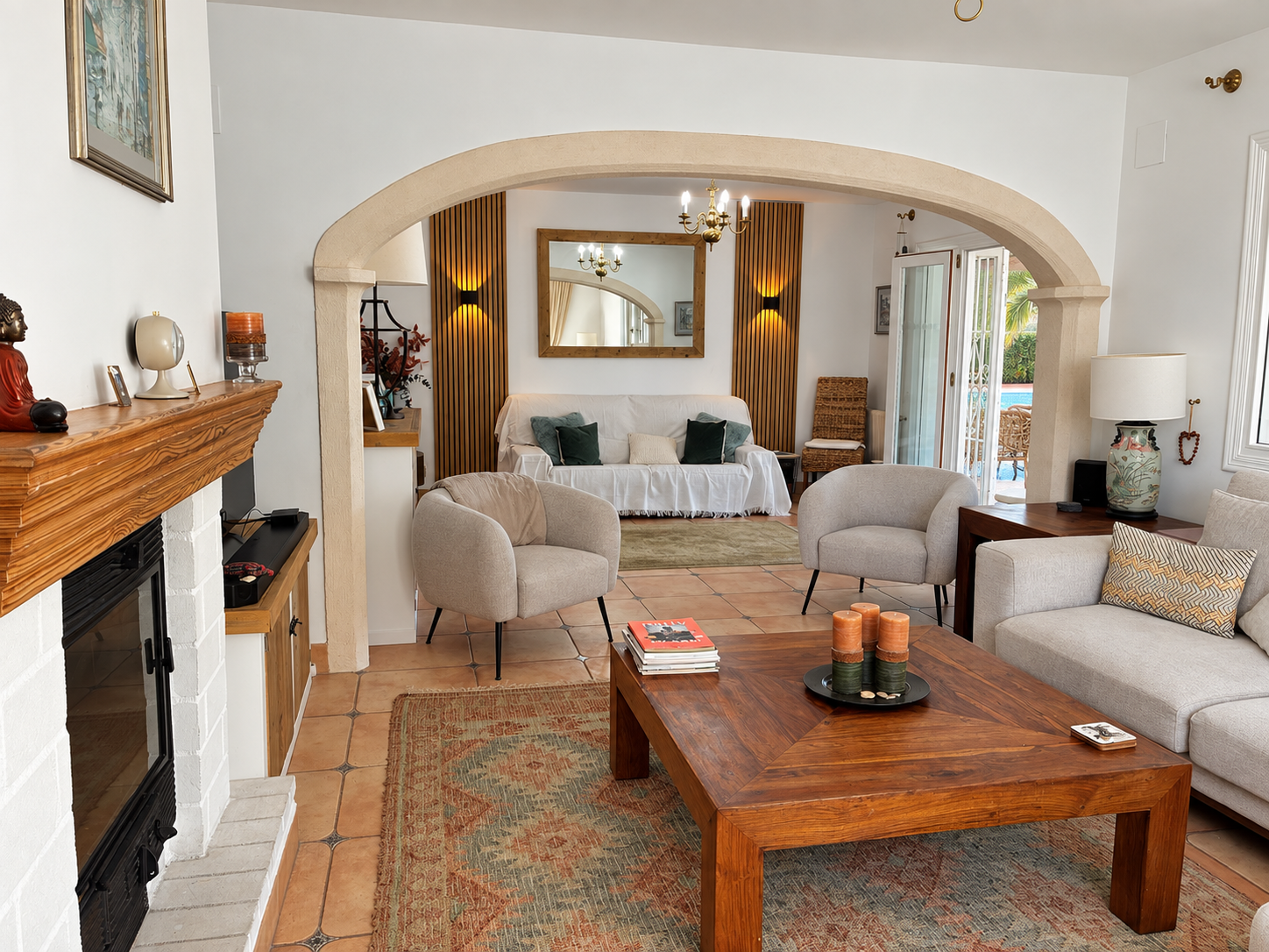 Salón con chimenea