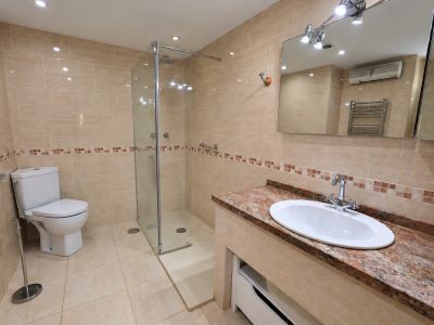 Baño con ducha