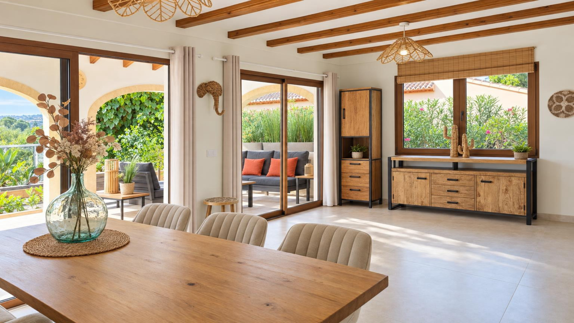 Villa totalmente reformada en venta en Jávea, a pocos minutos a pie del centro histórico