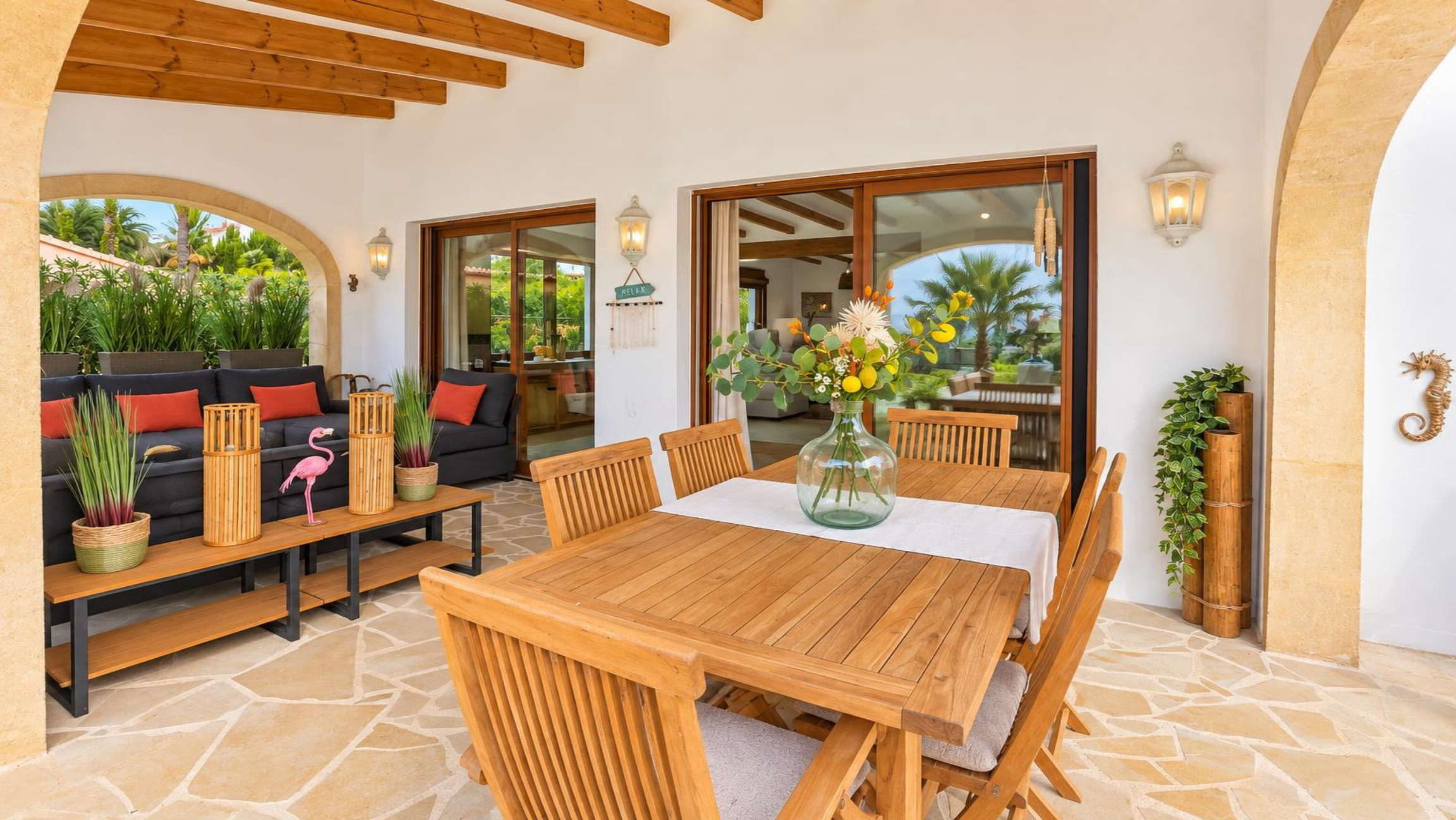 Villa totalmente reformada en venta en Jávea, a pocos minutos a pie del centro histórico