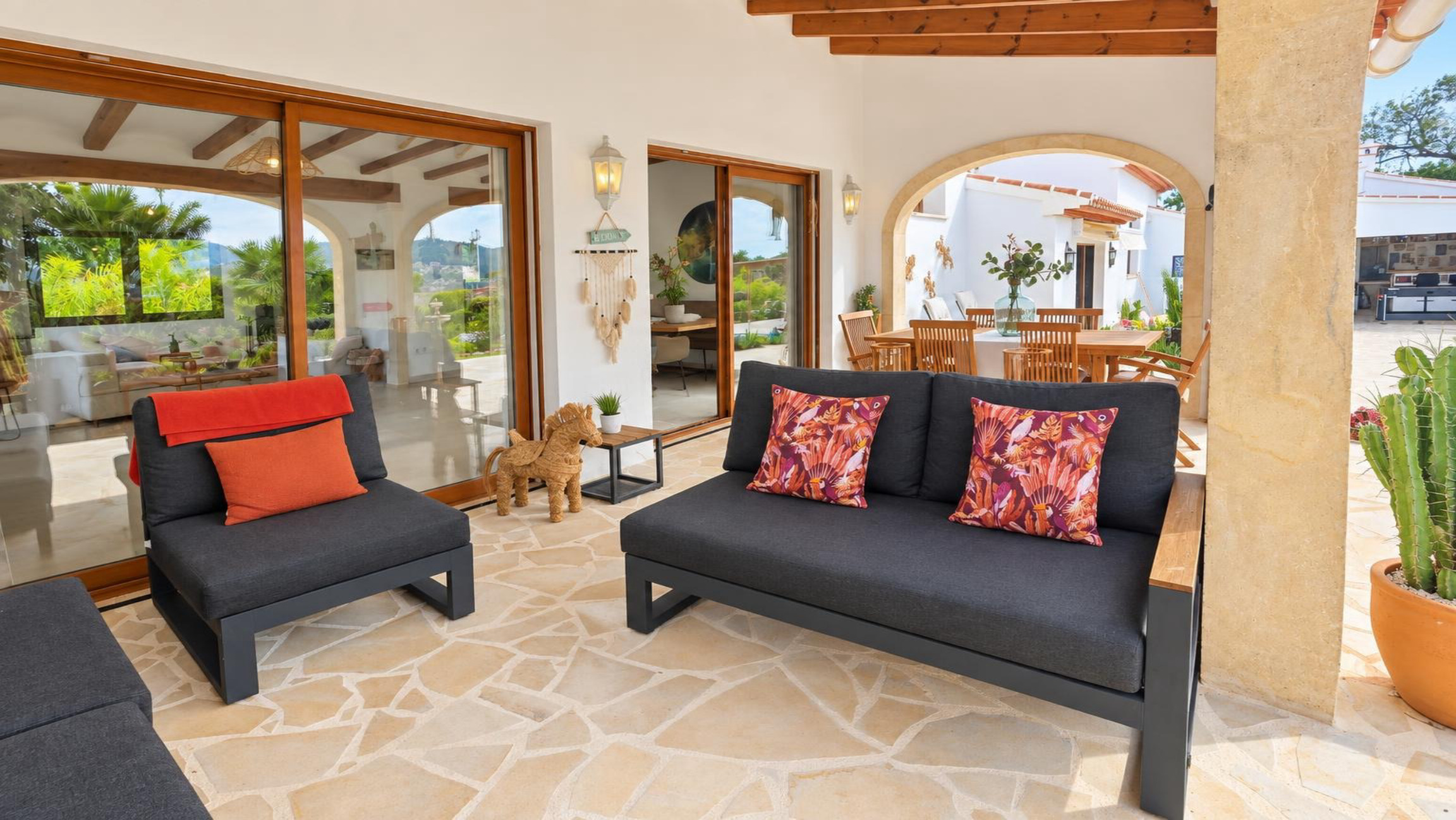 Villa totalmente reformada en venta en Jávea, a pocos minutos a pie del centro histórico