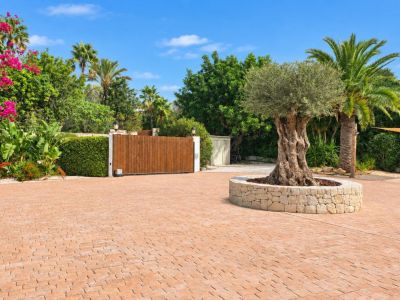 Villa totalmente reformada en venta en Jávea, a pocos minutos a pie del centro histórico