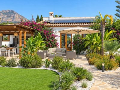 Villa totalmente reformada en venta en Jávea, a pocos minutos a pie del centro histórico