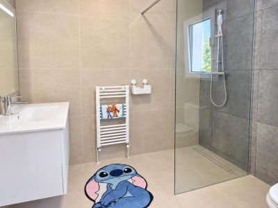 Villa totalmente reformada en venta en Jávea, a pocos minutos a pie del centro histórico