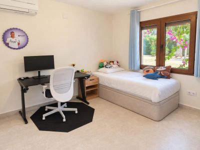Villa totalmente reformada en venta en Jávea, a pocos minutos a pie del centro histórico