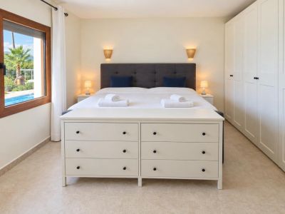 Villa totalmente reformada en venta en Jávea, a pocos minutos a pie del centro histórico