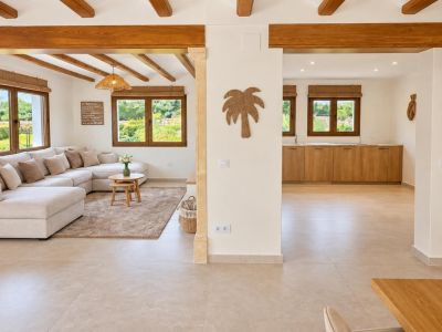 Villa totalmente reformada en venta en Jávea, a pocos minutos a pie del centro histórico