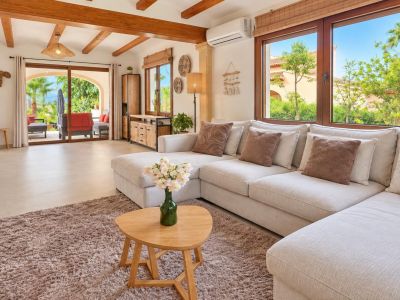 Villa totalmente reformada en venta en Jávea, a pocos minutos a pie del centro histórico
