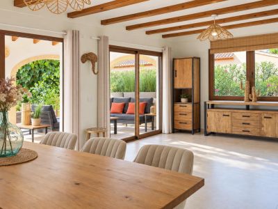 Villa totalmente reformada en venta en Jávea, a pocos minutos a pie del centro histórico