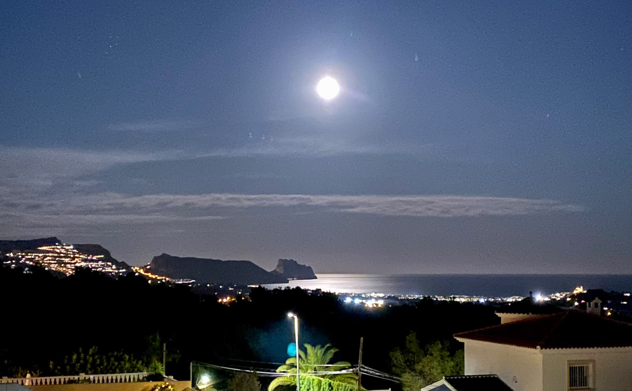 Vistas al mar de noche