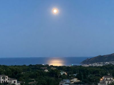 Vistas al mar de noche