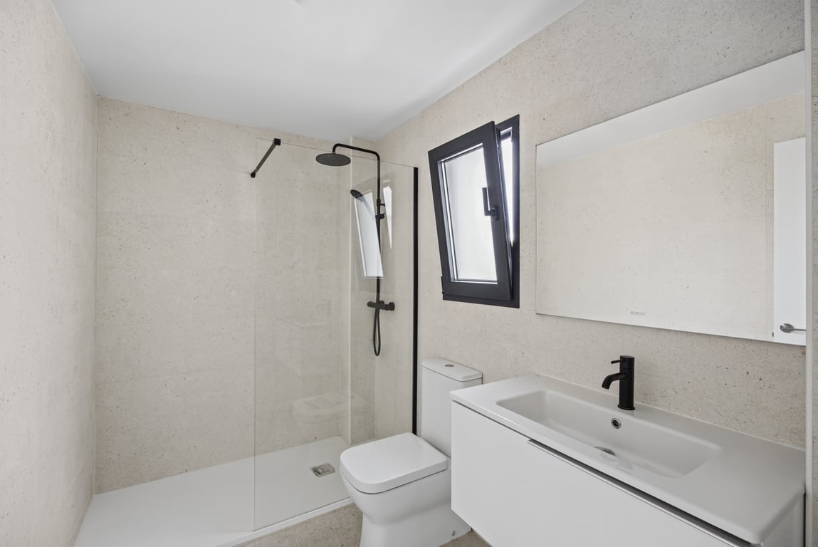 Cuarto de baño con ducha