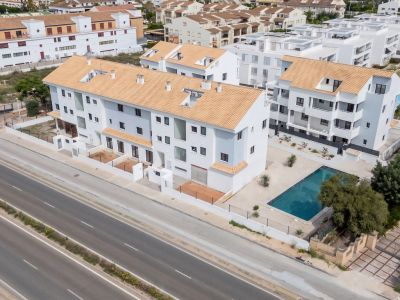 Complejo residencial con piscina comunitaria