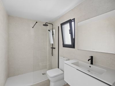Cuarto de baño con ducha