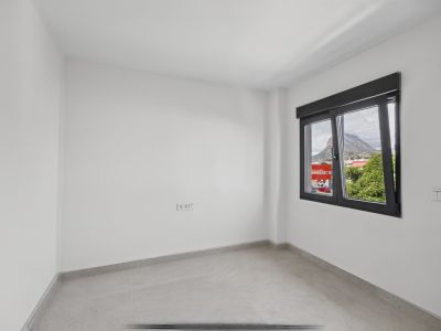 Dormitorio con vistas a la montaña