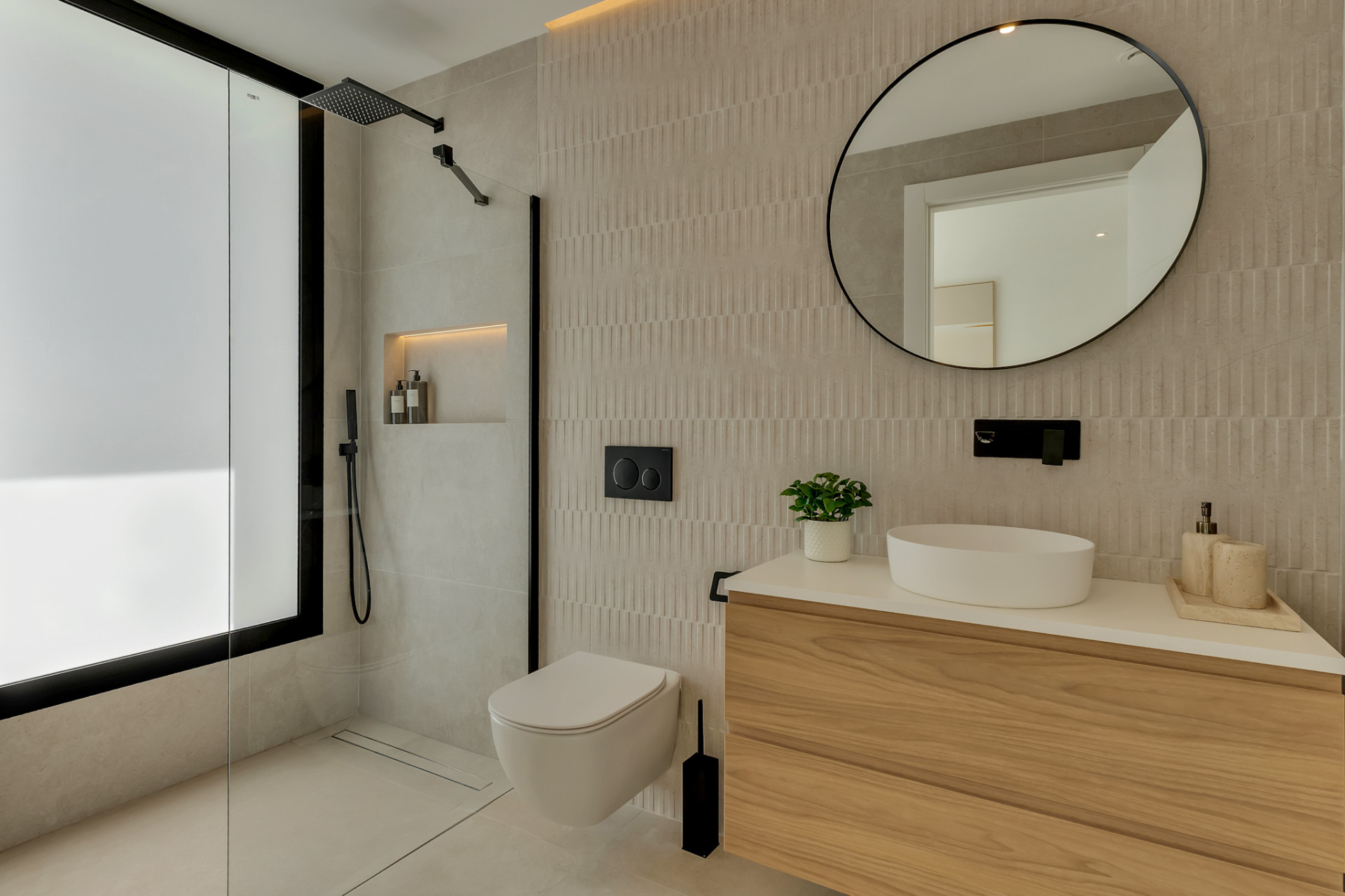 Cuarto de baño con ducha