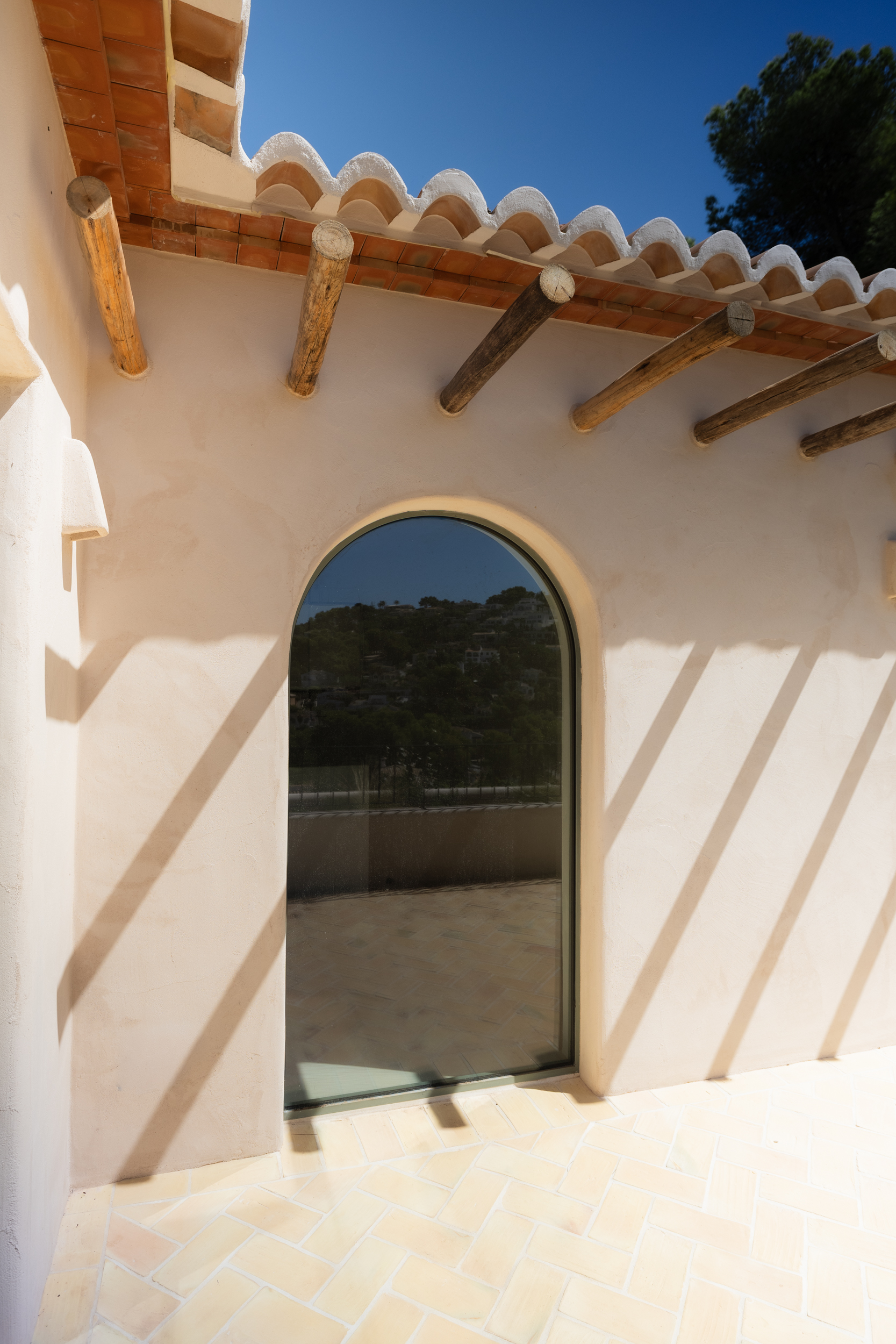 Villa Xaloc: La Cúspide del Lujo Mediterráneo y la Arquitectura Atemporal