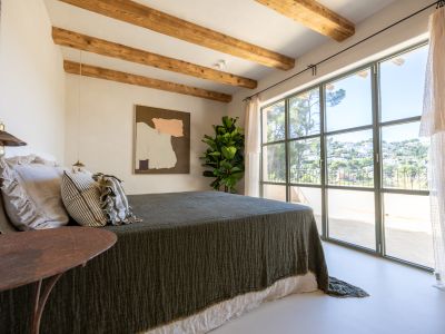 Villa Xaloc: La Cúspide del Lujo Mediterráneo y la Arquitectura Atemporal