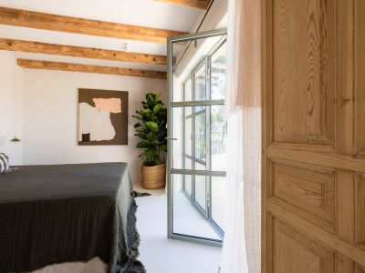 Villa Xaloc: La Cúspide del Lujo Mediterráneo y la Arquitectura Atemporal