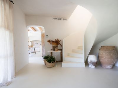 Villa Xaloc: La Cúspide del Lujo Mediterráneo y la Arquitectura Atemporal