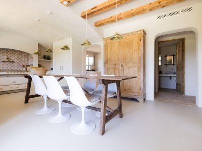 Villa Xaloc: La Cúspide del Lujo Mediterráneo y la Arquitectura Atemporal