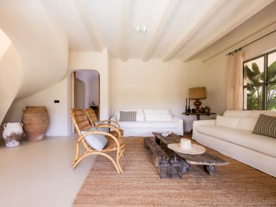 Villa Xaloc: La Cúspide del Lujo Mediterráneo y la Arquitectura Atemporal
